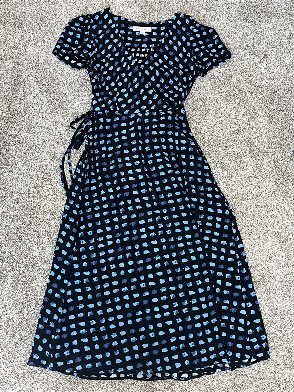 Amour Vert 100% Silk Flowy Wrap Dress, Black with Blue Abstract Print